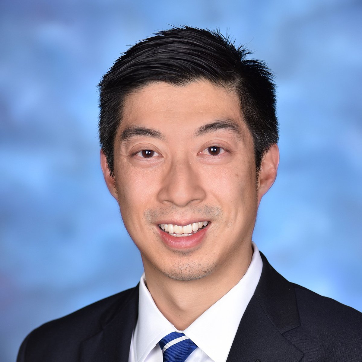 Edward Chang, MD, FAAOS is a Board Certified, Fellowship Trained Orthopaedic Sports Medicine Surgeon at @InovaHealth and a member of the @ARROWDashboard steering committee. His research interests include outcomes after joint reconstruction. Learn more: edwardschangmd.com