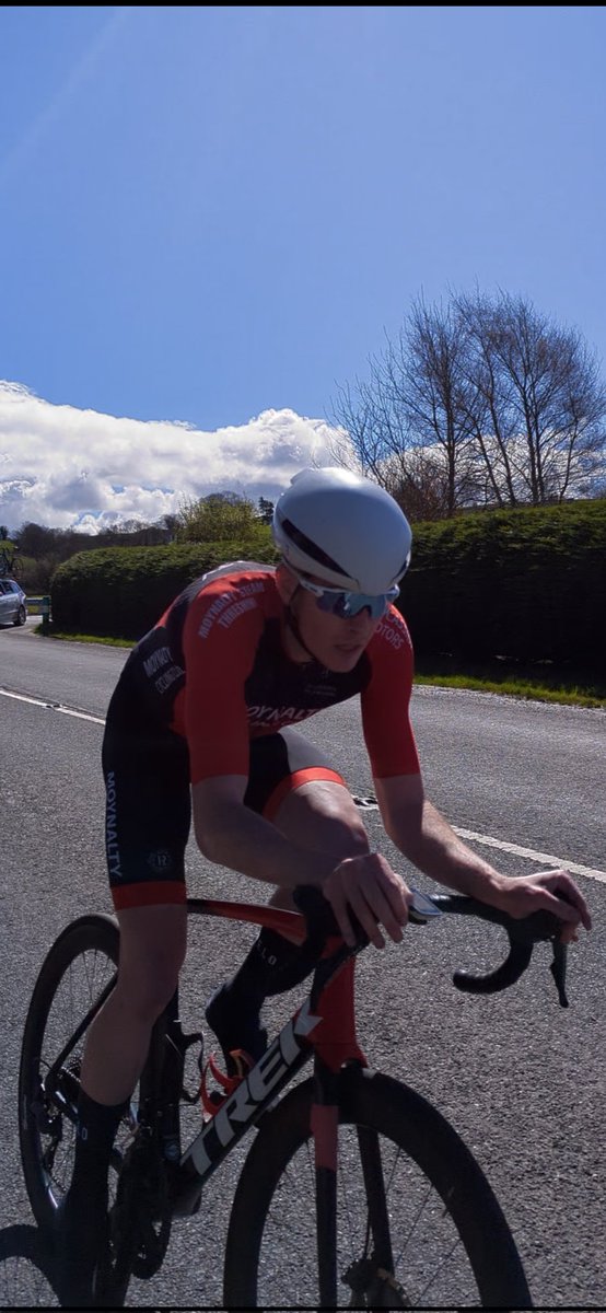 Luke Smith moynalty cc full gas as they turn for home. Currently 16secs down at the split time. 

#rasmumhan24 #dornan