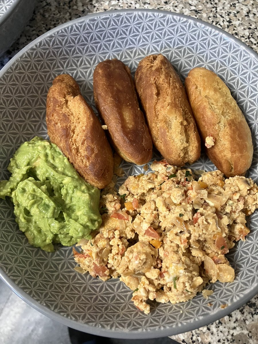 Lunch time folks! 
Guess what am I having? 🫶🏼