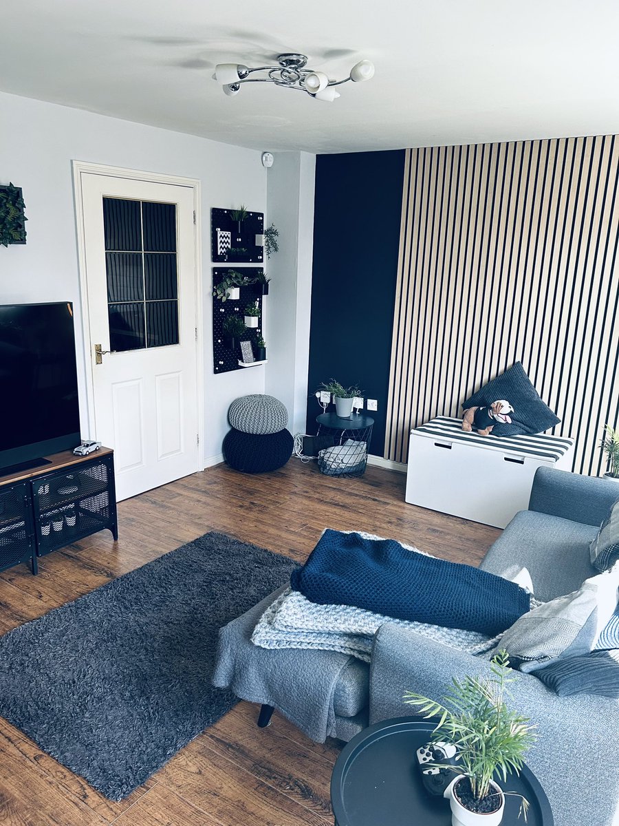 ross_johnston88's tweet image. Project 1 of 2024 complete: Spring makeover! #springmakeover #livingroom #panelling
