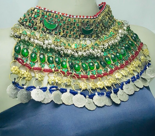 HalenahEva's tweet photo. #Vintage jewelry #Art jewelry #Art Deco jewelry  #Estate jewelry #Mid-century jewelry #Costume jewelry #Filigree jewelry #Cocktail 
@vintarust 
https://t.co/i2vQ32LqJn https://t.co/FK3BoADCJg