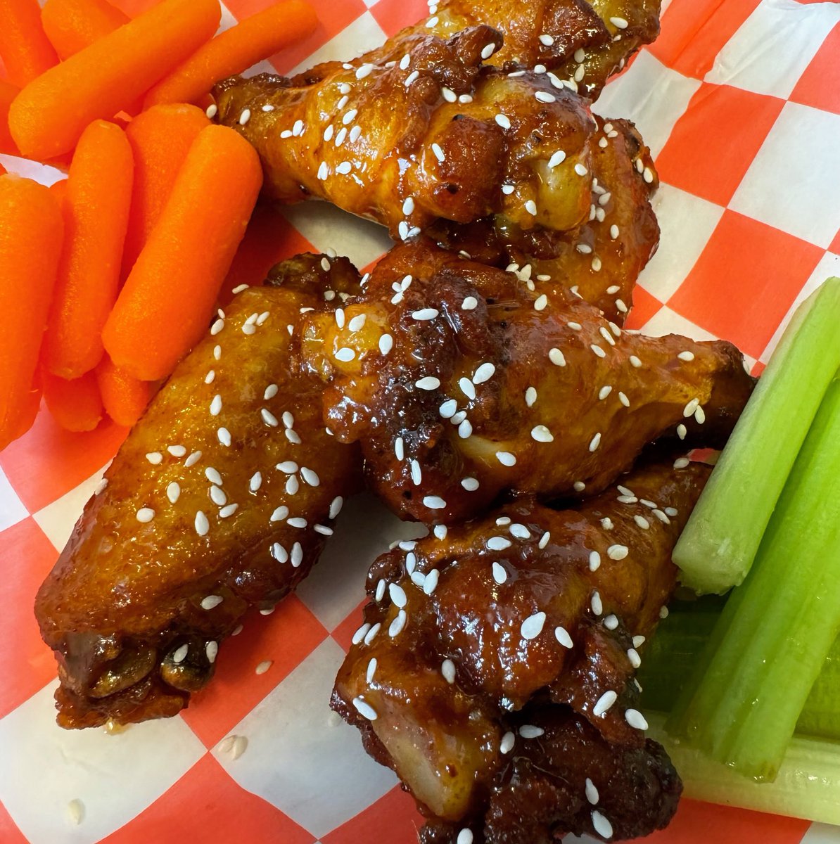It’s your last chance to get the March special Sweet Spicy Sesame wings! We’ll be at Yorkshire Liquors (5669 Quince Rd, Memphis, TN 38119) 4:00-7:00 tonight. #Choose901 #Memphis #MemphisEats #901Eats #EatLocal #Catering #ILoveMemphis #EdibleMemphis #BestOfMemphis