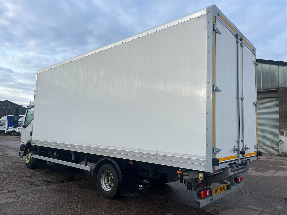 📢USED TRUCK OF THE WEEK📢 *To enquire, call Joseph Anthony on 07387107074* 2023 Used DAF LF 180 FA, featuring: ⚙️6 Speed Manual Gearbox 🚛22ft Box Body 🛣️2,803 Miles and more! Find out more➡️ loom.ly/rdrXTTU #UsedTruckOfTheWeek #LowMileage #DAFLF #MotusCommercials