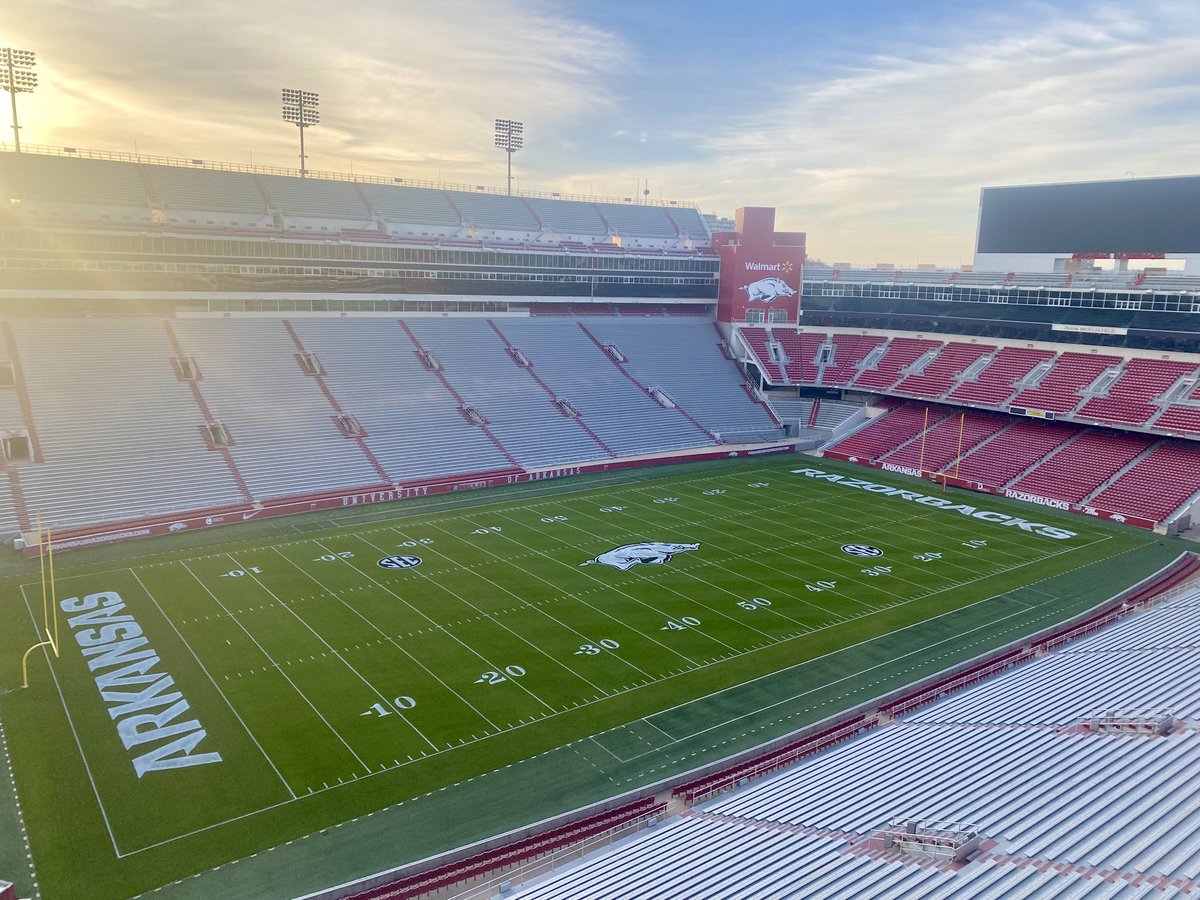 Excited to see everyone tomorrow morning for our open scrimmage!
🐗 FREE entry 
🐗 Gates open at 8:30 a.m.
🐗 Enter through Gate 14
🐗 FREE parking in Lot 44
🐗 Sit on the east side
🐗 Outside food and drinks welcome