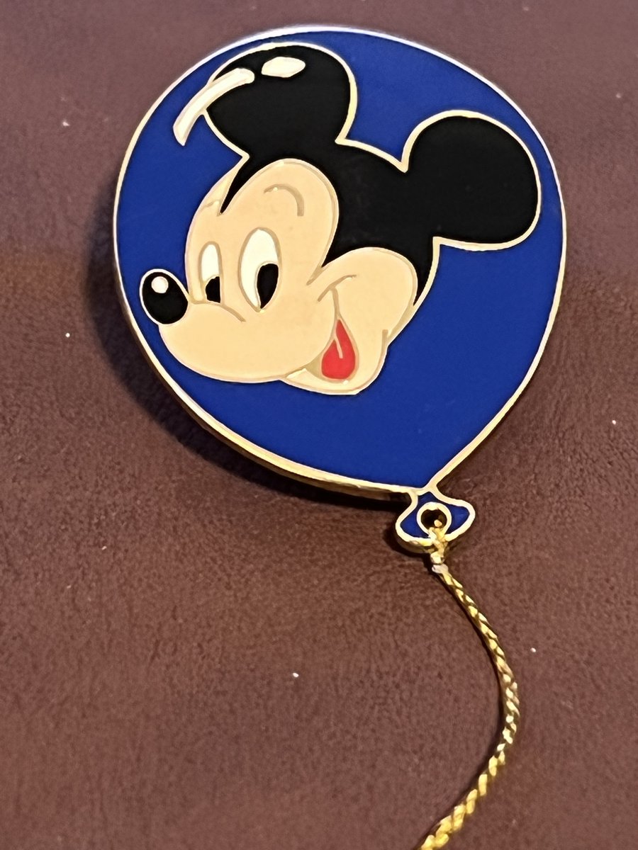 VINTAGE #DisneyPin #DisneyCastMember Mickey Mouse Blue Balloon CM #Exclusive 2001 FREE SHIP 

#vintagedisneypins #CMexclusive #disneypinsforsale #Mickeymouse #MickeymouseBalloons #disneyBalloons #disneypintrading #ebayfinds #MickeyPins 

ebay.com/itm/2664790125… #eBay via @eBay