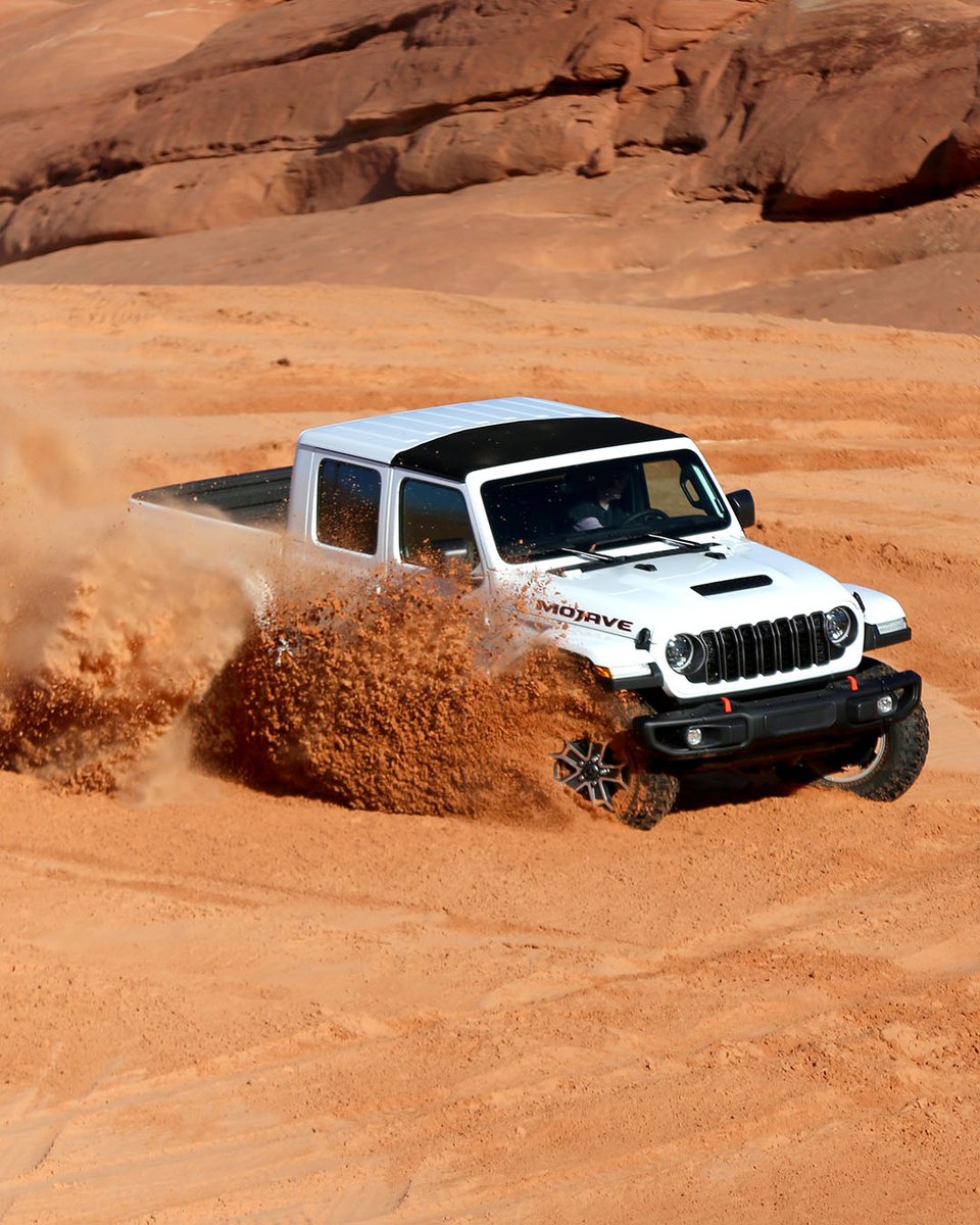 OfficialMOPAR's tweet image. We&apos;re still out here at #EJS, pushing the limits and enjoying the views. 🌄