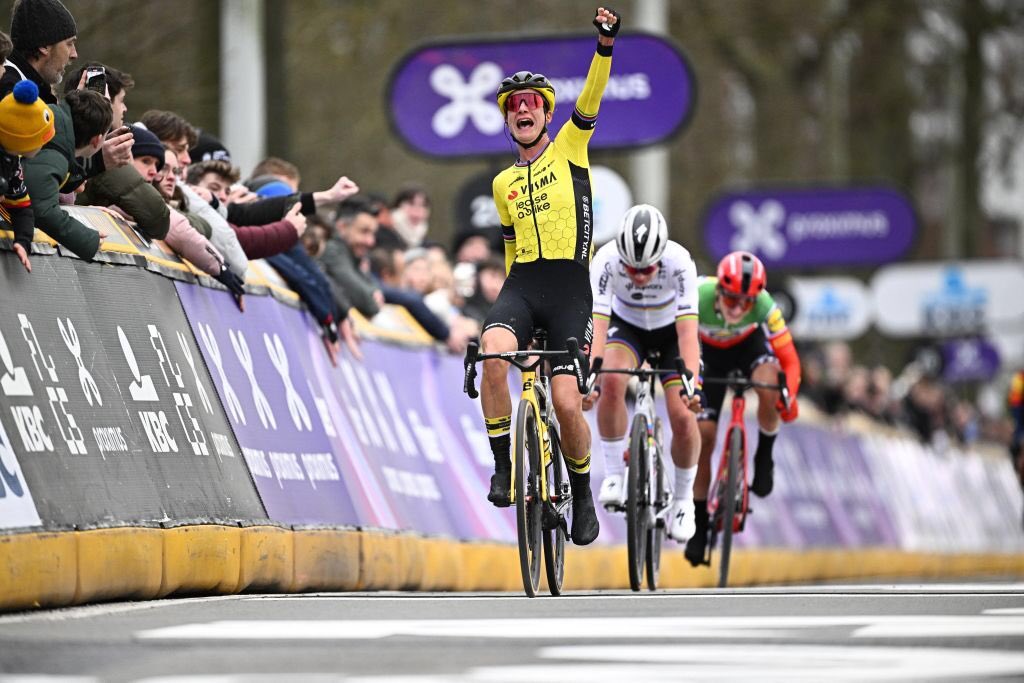 SpokedWheel's tweet photo. Winners of the RvV - PR double

H. Suter (1923)
R. Gijssels (‘32)
G. Rebry (‘34)
R. Impanis (‘54)
F. De Bruyne (‘57)
R. Van Looy (‘62)
R. De Vlaeminck (‘77)
P. Van Petegem (2003)
T. Boonen (‘05, ‘12)
F. Cancellara (‘10, ‘13)

Will a rider join this list in 2024?

#CouchPeloton https://t.co/4ObcNQGlse