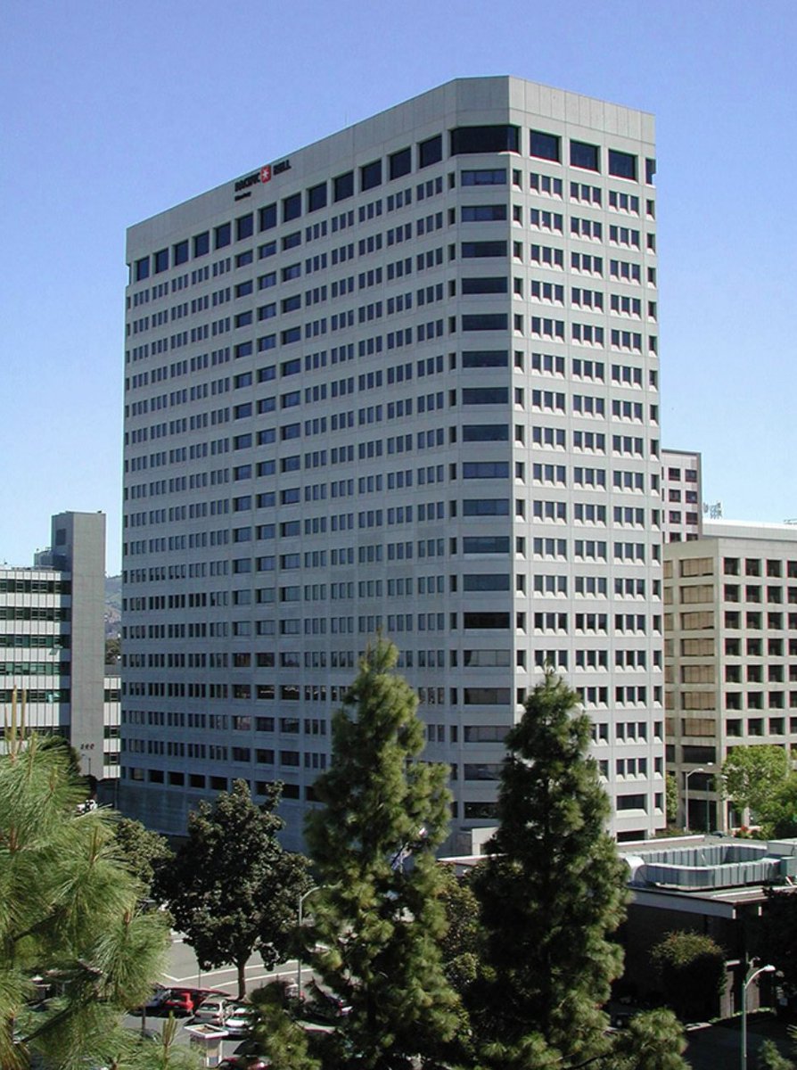 BREAKING: Barry Sternlicht's Starwood Capital surrenders 3 buildings in Oakland just 5 yrs after acquiring them Starwood defaulted on $365M in loans (from Deutsche Bank) tied to the properties w/ a combined footprint of ~1M sq ft They acquired the buildings for $494M in 2019…
