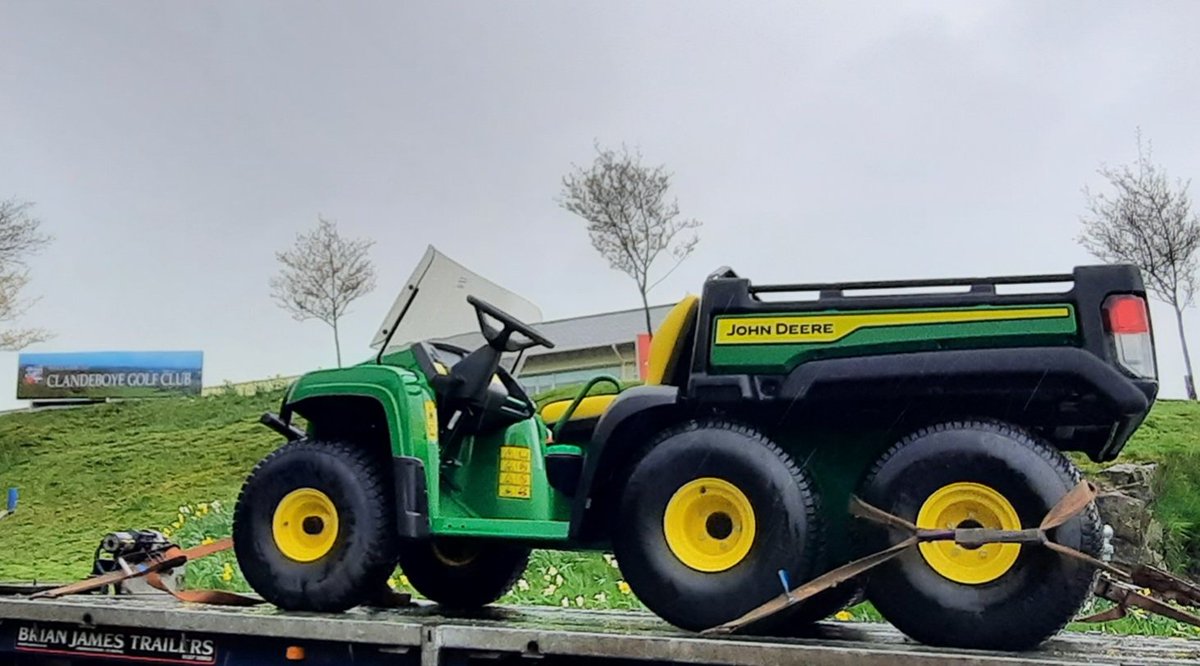 What a delivery to end the week with 👊! Many thanks to Terry, @phil30afc, and greens staff for choosing @JohnDeere TH Gators and to @ClandeboyeGC for the purchase and continued business. 🚜⛳️☝️ Why not get in touch to discuss your UTV requirements. #professional #gator