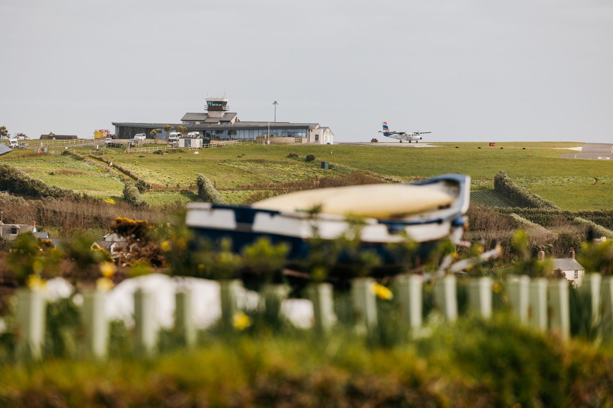 Happy Good Friday! We're enjoying the first glimpses of spring on the Isles of Scilly - take a look at the host of daffodils waiting to greet you in the fields surrounding St Mary’s airport.