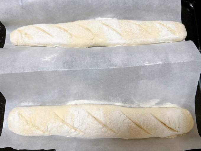 🥐上手に焼けましたっ🥖💮 https://t.co/eaIMp5tXRL