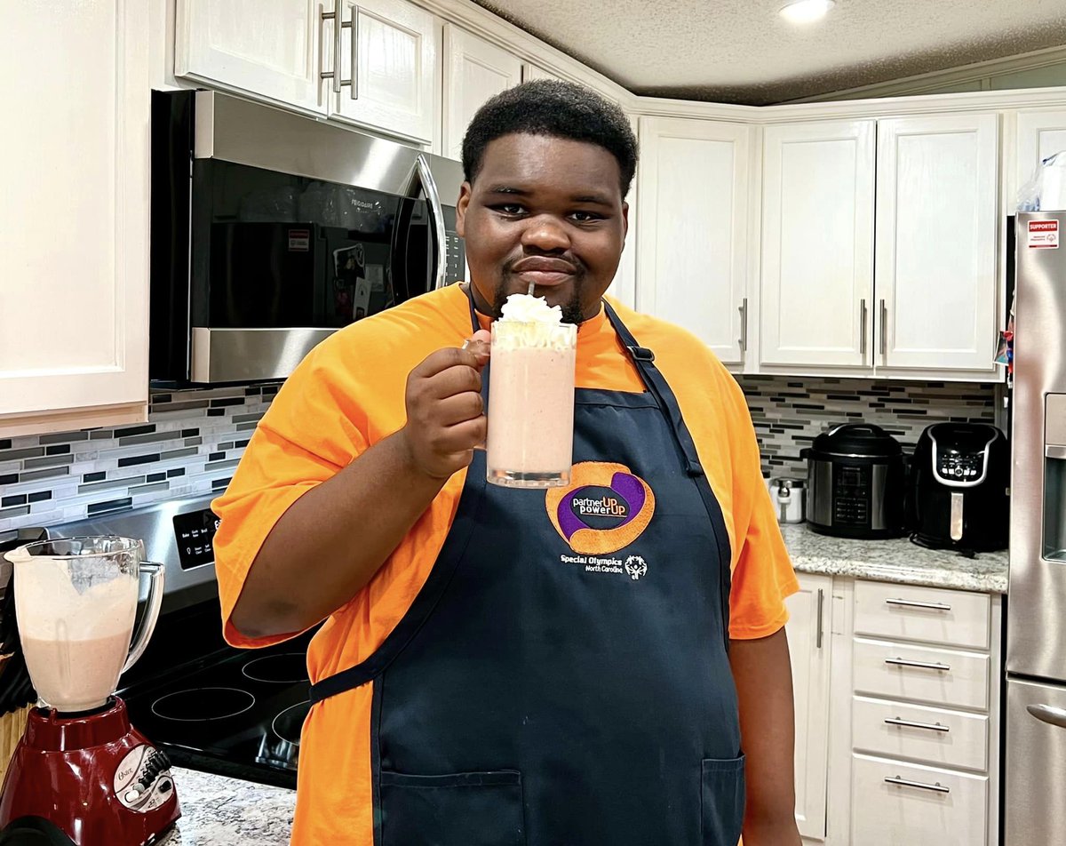 SONorthCarolina's tweet photo. ICYMI: This week's #PartnerUpPowerUp Menu Monday was a Greek yogurt smoothie! ππ₯π
Whip up this delicious snack for yourself alongside athlete leader, Lorenzo Stancil. Watch π https://t.co/i0w56siOGB https://t.co/bk5JaLdpqn