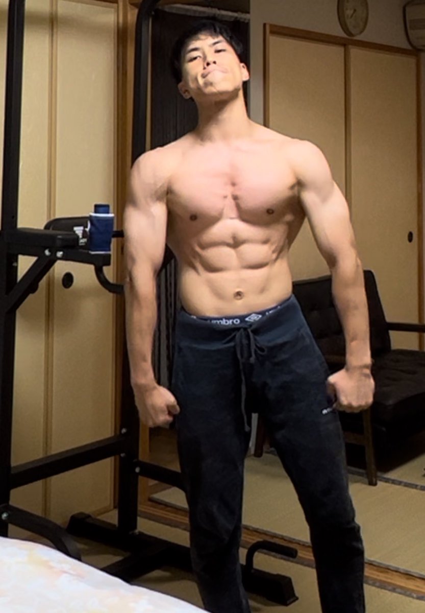 #アイコンと中の人の写真貼るとRTといいねブワアアァって伸びるらしい

「ギャップがすごい」と言われます。