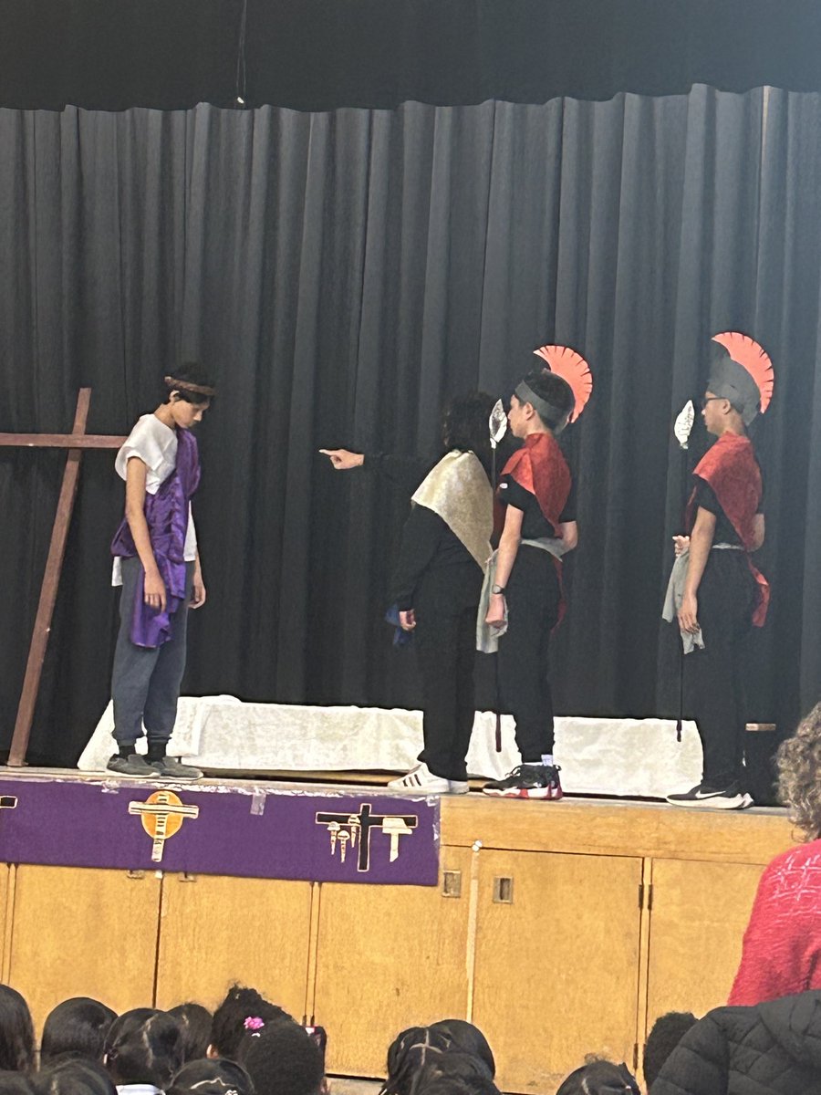 Yesterday as an OLA school community we joined in prayer to experience the Stations of the Cross put on by the wonderful students of Ms. Leblanc, Ms. Sergnese, Ms Riga and Ms. Stefanini. Thankyou for making our Holy Thursday so meaningful and moving!🙏❤️