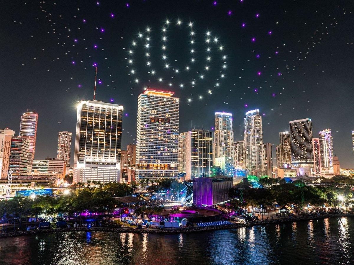 weraveyou's tweet image. What a beautiful photo. Ultra Miami 2024 ❤️ #UltraMiami #UltraMiami2024 #UMF #UltraMusicFestival @ultra 

📷 Alive Coverage