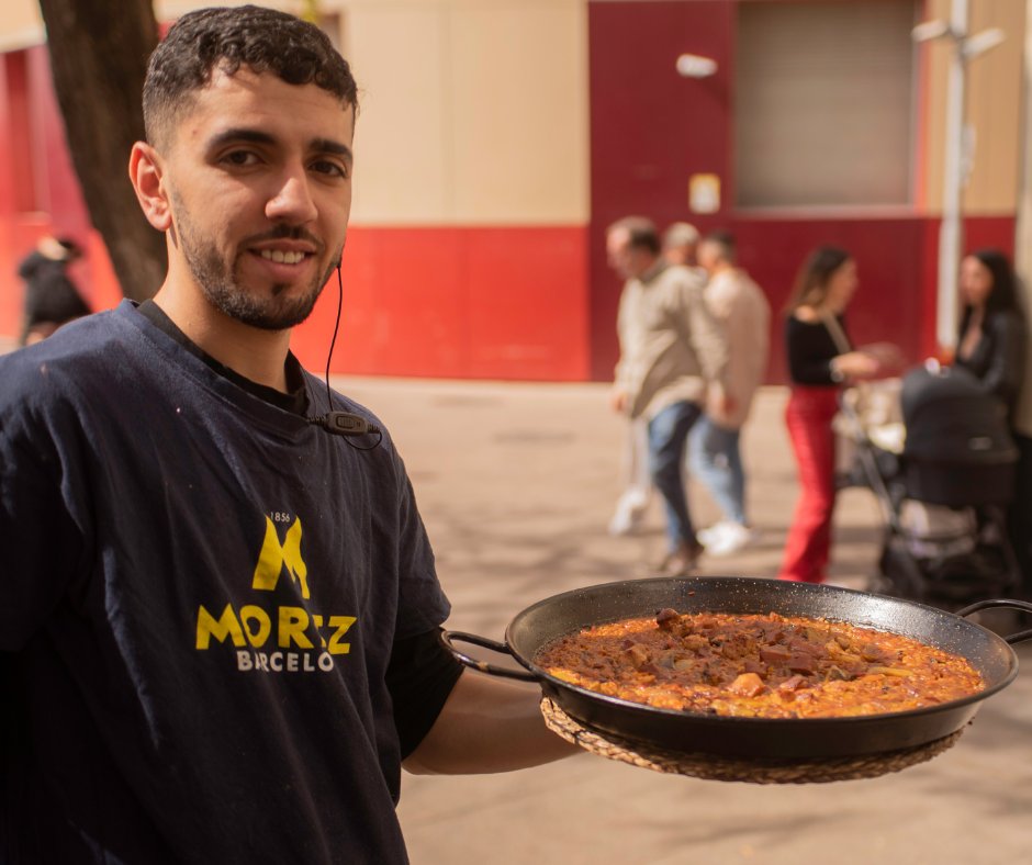 rtedonmartin's tweet photo. BONA #SETMANASANTA, FAMÍLIA🤎

Oblideu-vos de cuinar, deixeu-nos-ho a nosaltres i gaudiu dels dies de festa 😎

Us hi esperem🏠

📍 Plaça de la Vila, #SantaColomadeGramenet
☎️ Reserves: 933 855 561

#Barcelona #restaurant #BBQ #parrillavasca #paellas #foodiesbcn #foodies #bcnfood https://t.co/stNv9xmXpk