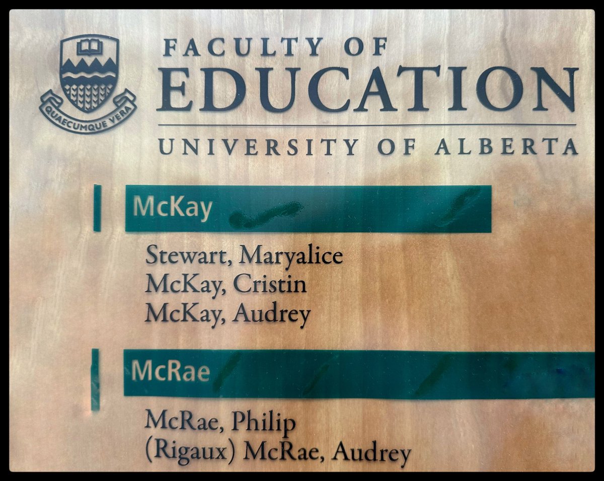 Such a pleasure to attend the esteemed @UAlbertaEd research award ceremony yesterday with Dean @tupper3j alongside the @UAlberta President & Vice-Provost. A remarkable coincidence when the President & I shared that both his parents & my mom graduated from this Faculty. #abed