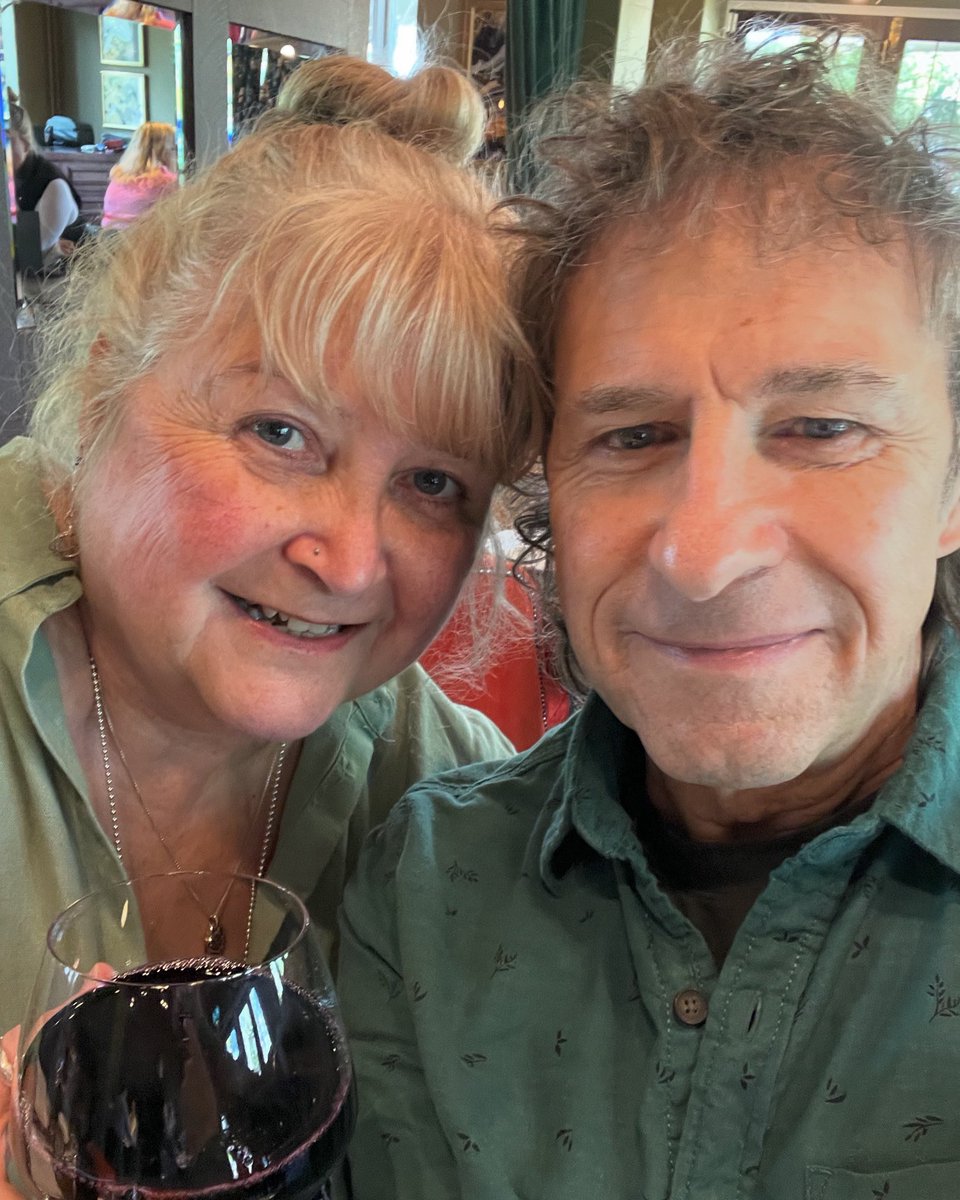 Pete Trewavas (@petetrewavas) on Twitter photo Out for a cheeky Easter Lunch with <a href="/Fiona_Trewavas/">Fiona Trewavas</a> Sheās celebrating the fact I can now start driving again. š Out for a cheeky Easter Lunch with <a href="/Fiona_Trewavas/">Fiona Trewavas</a> Sheās celebrating the fact I can now start driving again. š