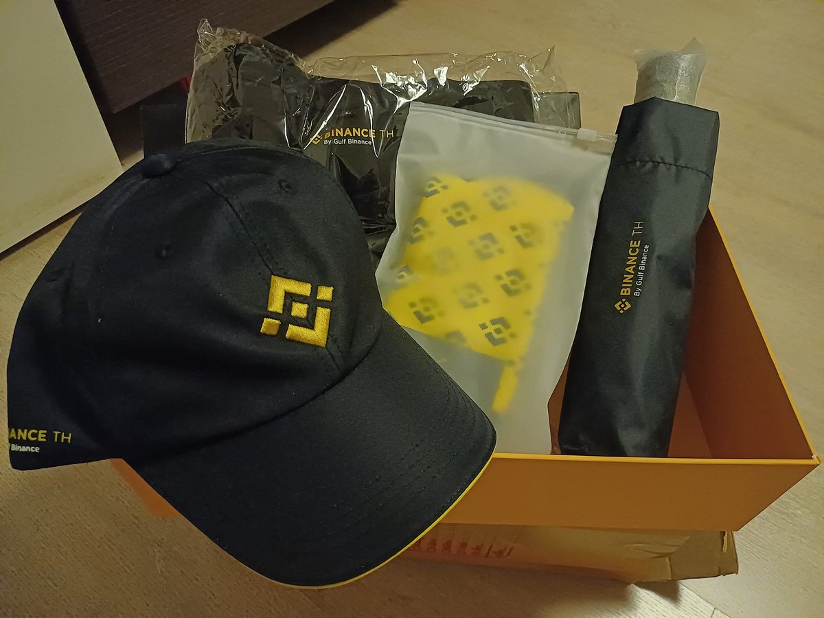 mikkipastel's tweet photo. ทางเราได้ของที่ระลึกจากทาง @Binance_TH_ จากกิจกรรมโพสต์รูปงาน Super Meetup เมื่อวันที่ 17 มีนาคมที่ผ่านมา
.
กล่อง Binance TH swag มีเสื้อยืด size L, หมวก, ถุงเท้า, และร่ม 🥰
.
#morewithbinanceth https://t.co/xmHk6cQzdC