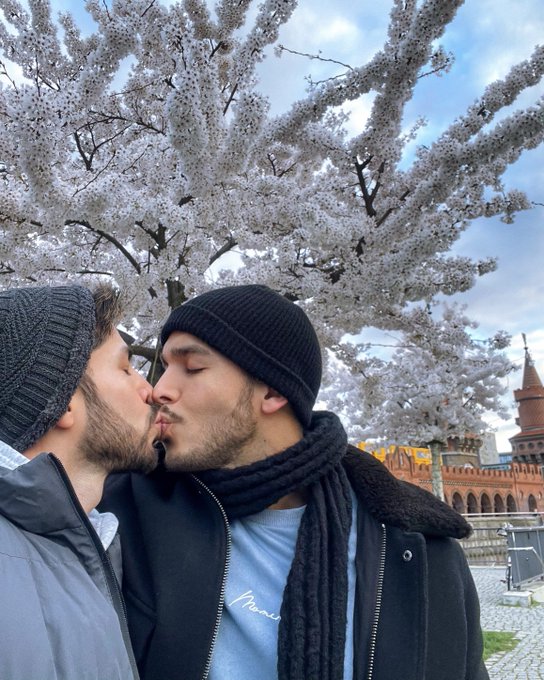 Karfreitag 🙏🏻🌈 #GoodFriday https://t.co/GJwdeTNNrH<a href="/tag/goodfriday"class="tags">#GoodFriday</a>