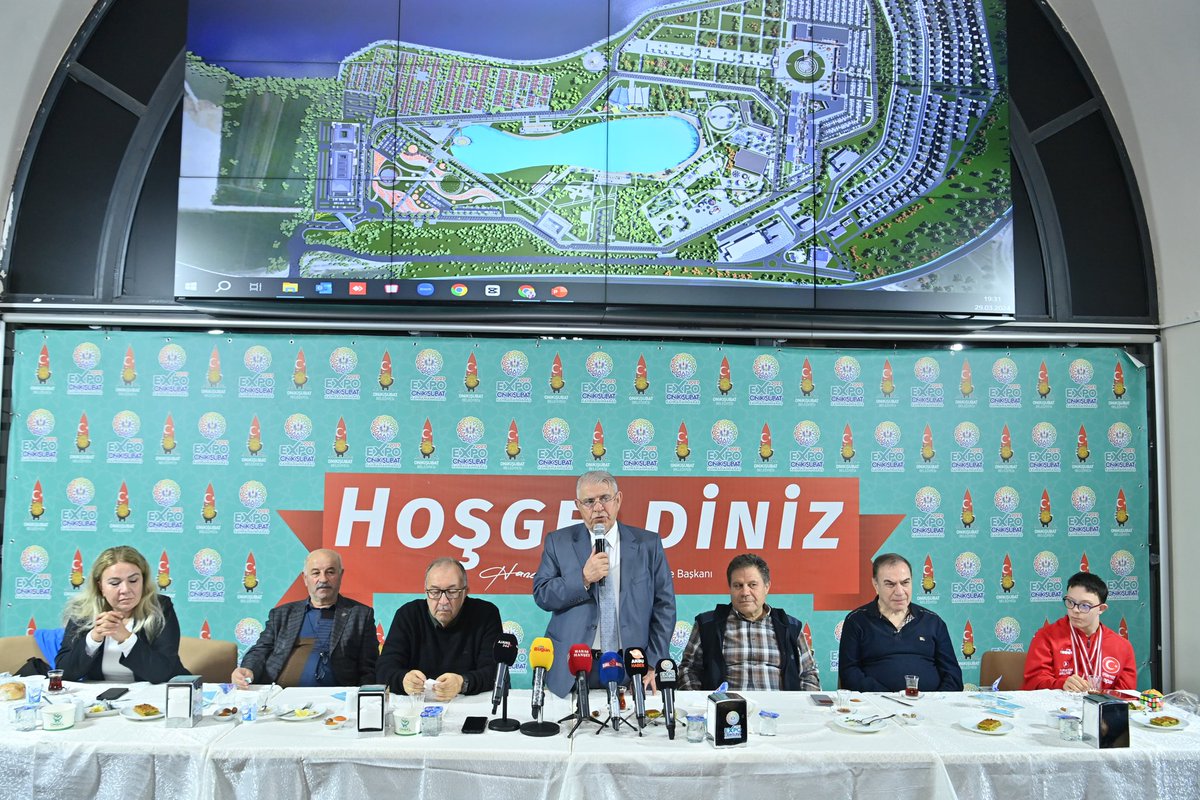 10 yıllık görev sürecimizde daima yanımızda olan, çalışmalarımızı vatandaşlarımıza duyuran kıymetli basın mensuplarımızla hem iftar soframızı paylaştık hem de helalleştik.

Tüm basın mensubu kardeşlerimize destekleri ve özverili çalışmalarından ötürü teşekkür ediyor, hepsine