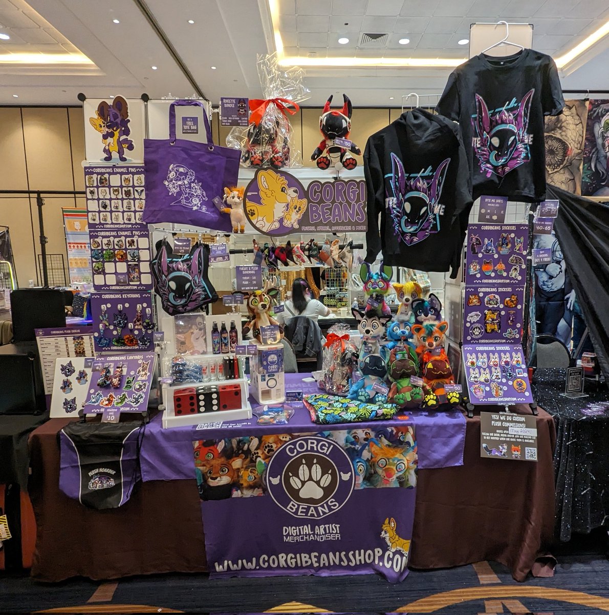 We are all set up at LVFC! Can't wait to see you!
#lvfc #lasvegasfurcon #lvfc24 #furry #furryfandom #protogen #furryplush #protogenplushies #fursonaplush #protogenmerch #corgibeans