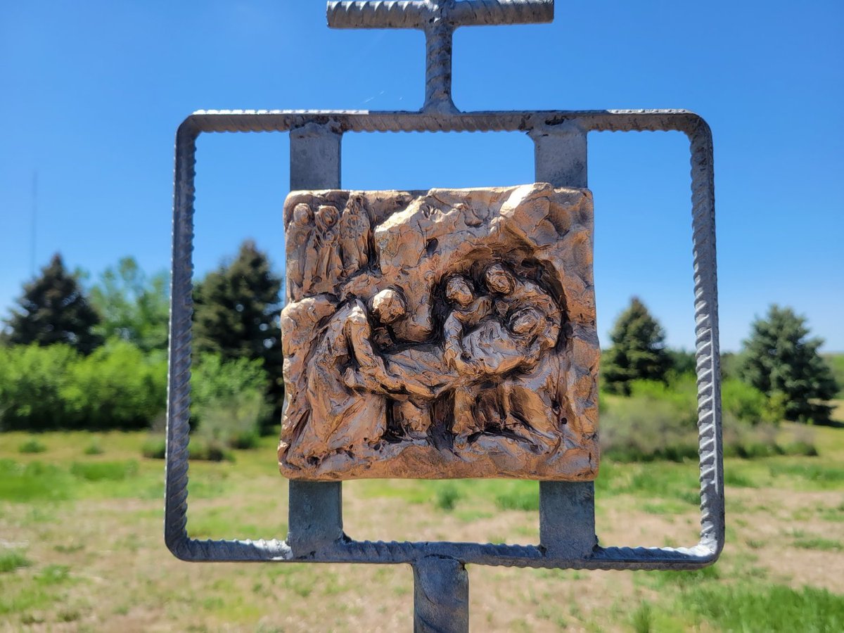 StBenCenter's tweet image. Walking the Stations of the Cross

Station 14: Jesus is Laid in the Tomb

Jesus: “I tell you, most solemnly, unless a wheat grain falls on the ground and dies, it remains only a single grain; but if it dies, it yields a rich harvest.” Jn 12:24

Remember
…those facing death wi...