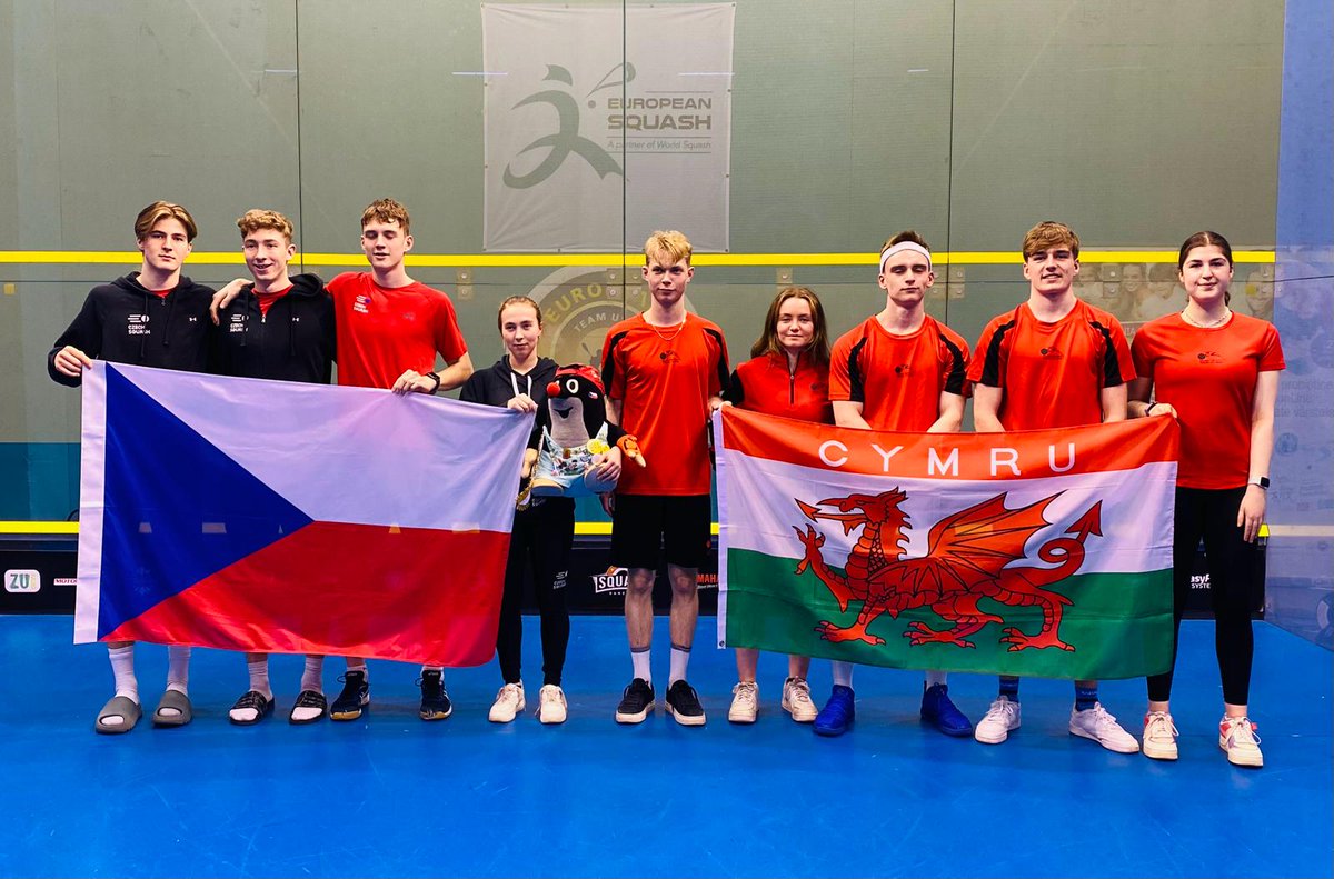 Really proud of these guys, tough day yesterday but great bounce back today . Team spirit in evidence, top win against the Czech Republic to go through to the quarter finals. @sqwales Swiss tomorrow, another battle awaits
