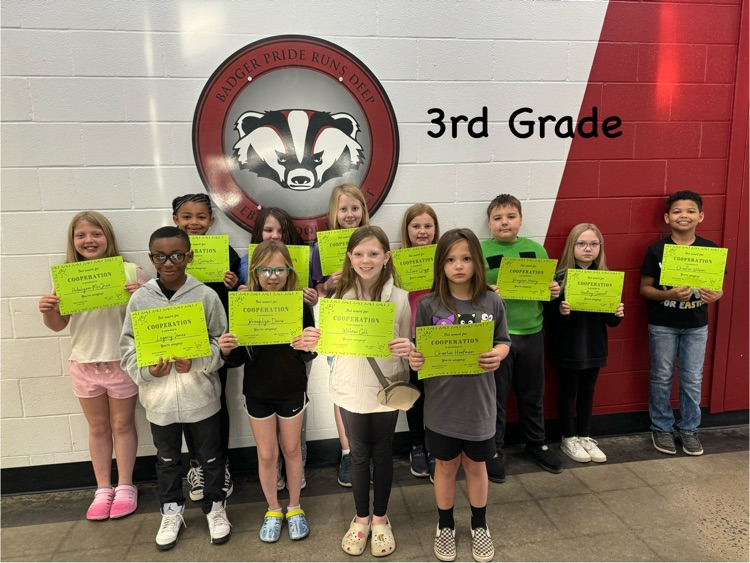 BeebeElementary's tweet photo. March Students of the Month Awards🏆
#Cooperation #bbelem #bprd https://t.co/1va3UZURv9