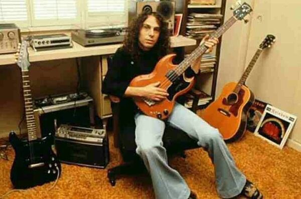 Ronnie with his favorite bass, a 1961 Gibson EB-O. 🤘🏼