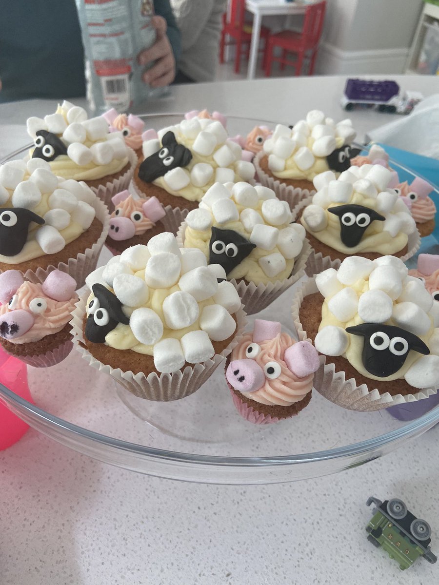 The eldest and I may have peaked in our baking efforts 💪 🐷 🐑