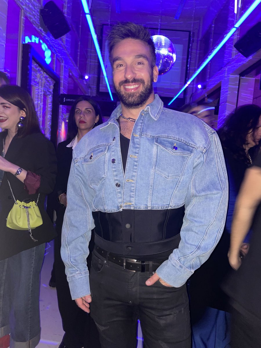 stefvasi's tweet photo. About last night...
Mugler x H&M
Styling by: Lazaros Orfanidis
@hm @Mugler
#hmhellas #muglerxhm https://t.co/HQaR7ciCaj
