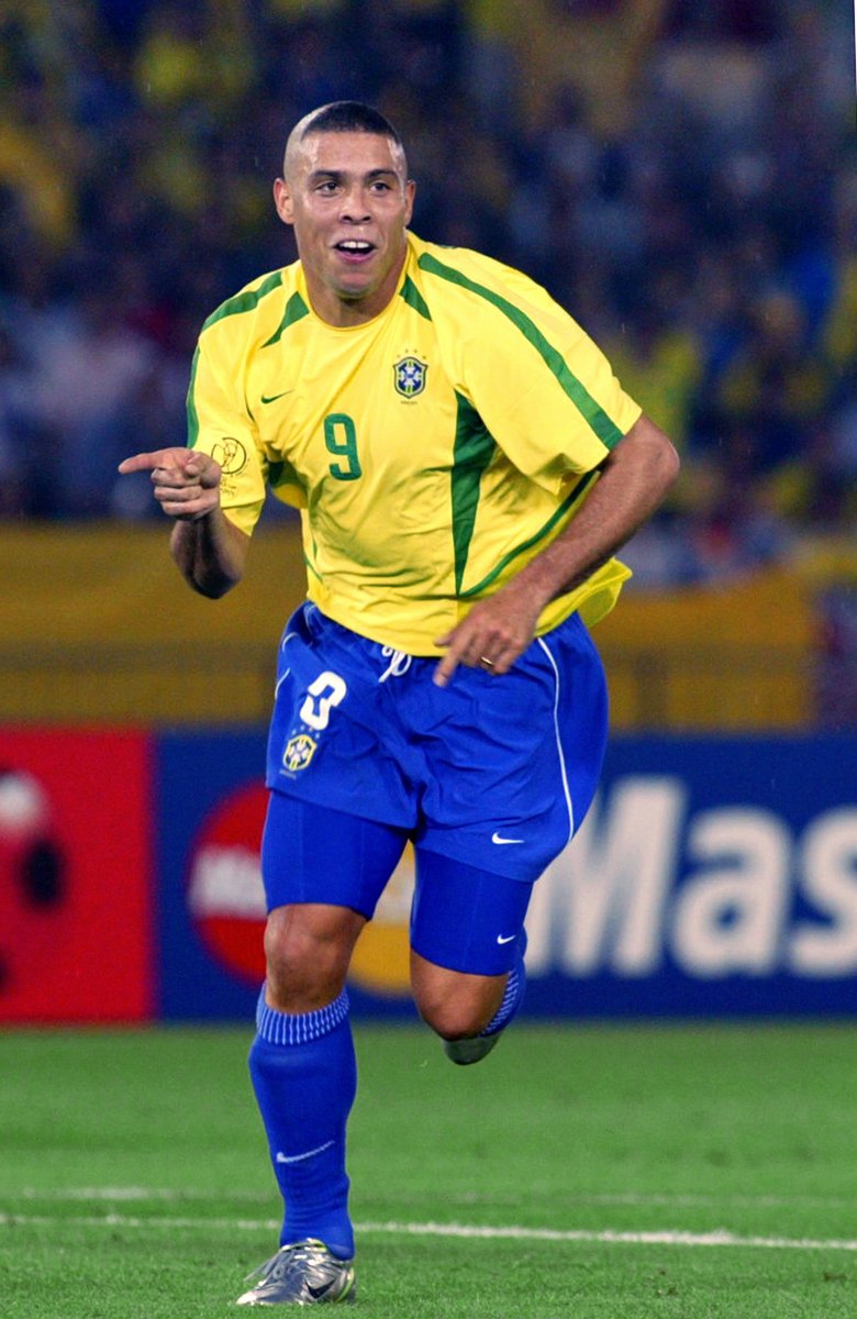 FIFAWorldCup's tweet photo. ®️9⃣ @Ronaldo https://t.co/4eiPsNibqY