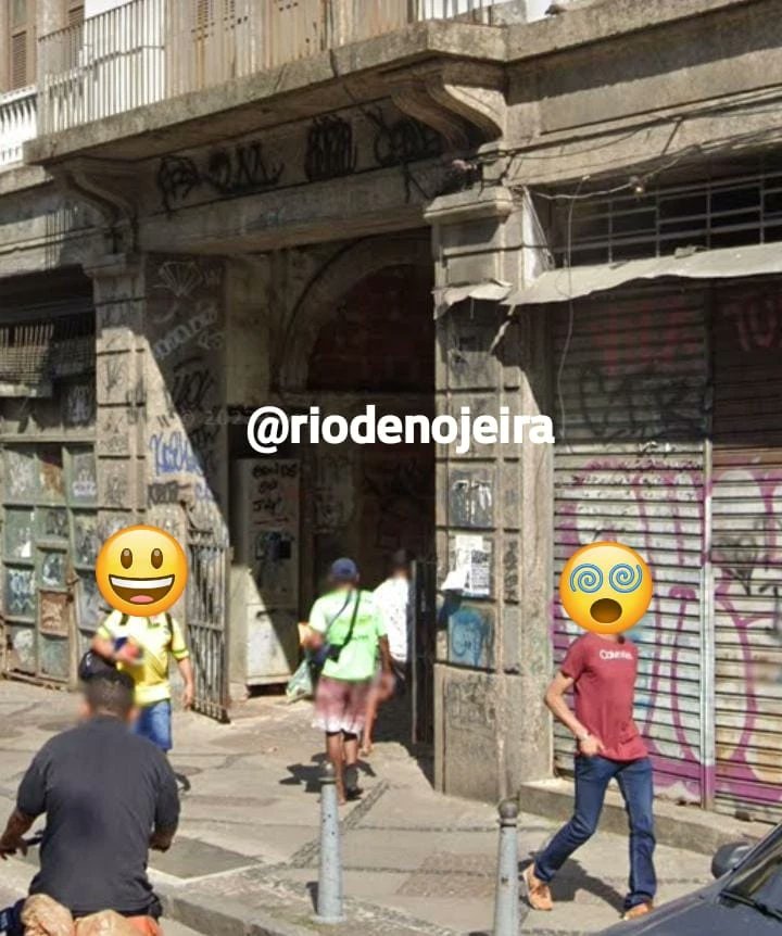 riodenojeiraofc's tweet photo. Alô @5bpm_pmerj @SegPresenteRJ em plena rua do Lavradio no Centro do Rio (ao lado do 118) 👄 de 🚬 funcionando há anos. 

Depois que postamos sobre a 👄 de 🚬 da rua Leandro Martins em plena rua do Centro do Rio, muitos cidadãos estão apontando várias 👄s que estão invadindo o asfalto e trazendo muitos problemas para suas áreas. 1- Aumento de moradores de rua (drog4dos). 2- Cr4cudos rasgam os sacos de lixo e reviram tudo. 3- Alguns furtam tudo que vêem pela frente e revendem nos ferro velhos para comprar mais dr0g4s. 4- Violênci4...

#riodenojeira 
#riodejaneiro