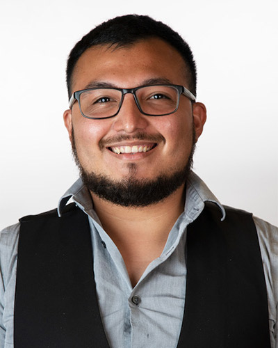 Birds up for Eduardo Gandara, who has been selected to attend the 2024 National Research Center on Poverty and Economic Mobility Early-Career Mentoring Institute! This is a huge honor for Dr. Gandara and UTSA. Read more: hcap.utsa.edu/news/2024/03/f…
