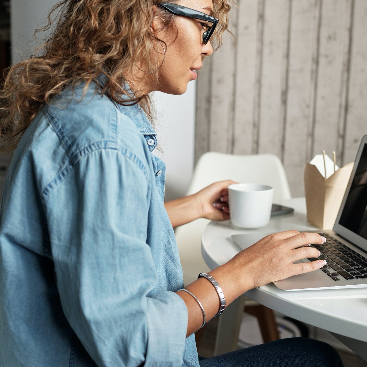 AALNC's tweet image. #LNCs act as collaborators and strategists for attorneys, offering support in medically-related litigation and other medical-legal matters. If you are considering hiring an LNC, consider taking advantage of the many resources AALNC offers attorneys! bit.ly/3zkUwac