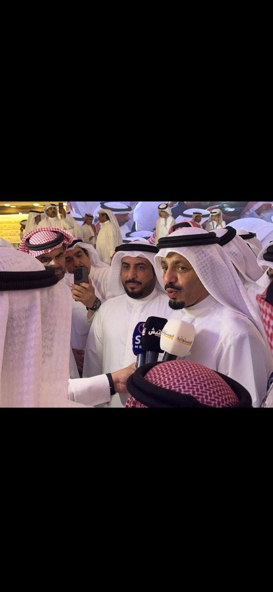 اليا وصل خشم الزناد الفتيله 
ثم اعتزينا وعتزت بنت ابوها

من دونها ماجد حزام القبيله
ألا حزام '' الخامسه '' كلبوها

#عادل_الجش
 
#ماجد_مساعد_المطيري 
<a href="/MajidMusaad/">ماجد مساعد المطيري</a> 
 #انتخابات_الامه_2024 #شركاء_بالقرار #الدائرة_الخامسة #مطير_الخامسه #كويت_اليوم