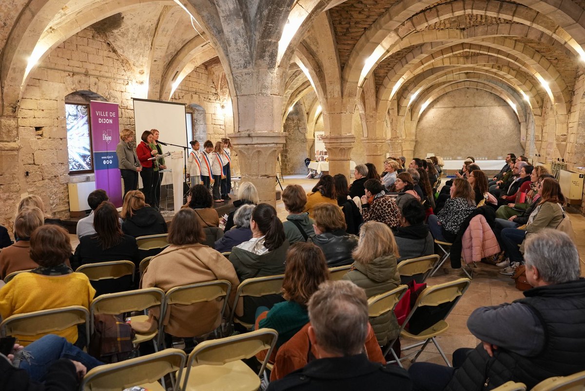 Le mois de l’égalité se clôture à #Dijon. Je salue le travail remarquable de ma collègue @KildineB et de tous ceux qui ont participé à ce temps de mise en lumière des combats que nous devons mener pour lutter contre les discriminations et poursuivre le chemin vers l’égalité FH