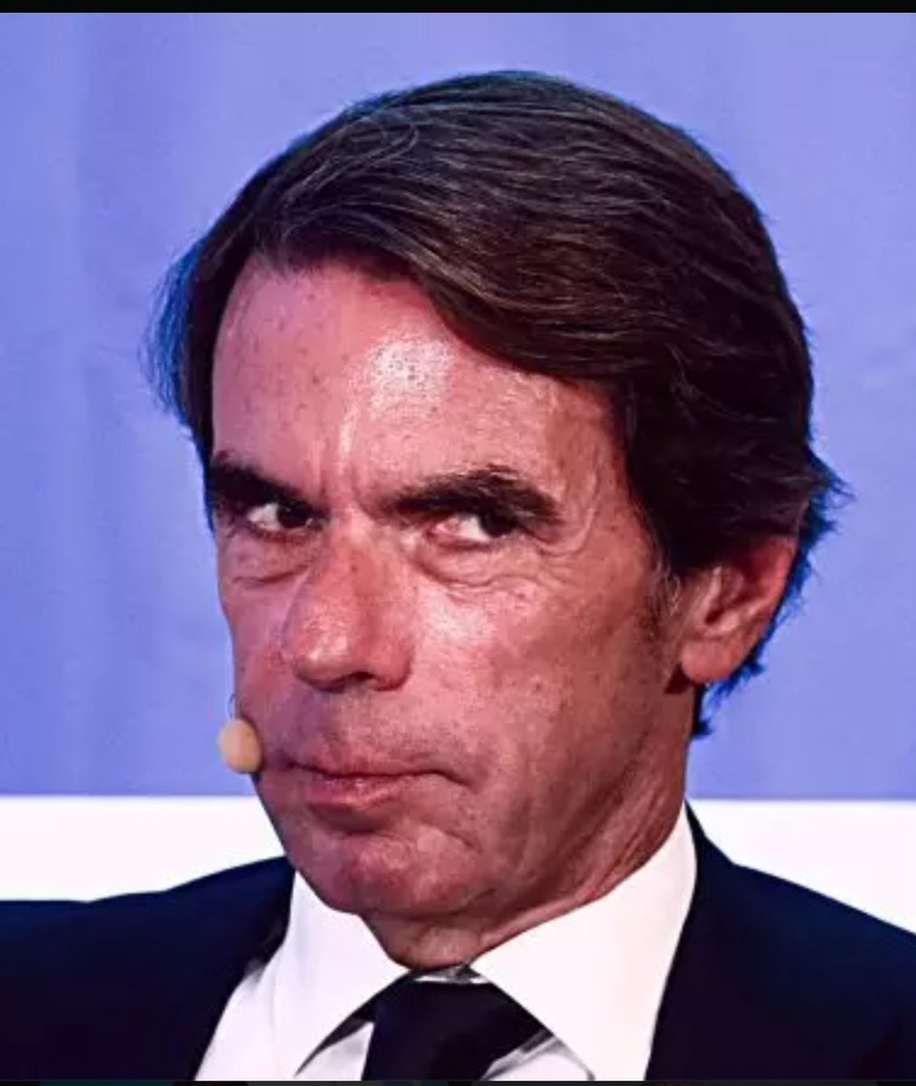 Aznar.

" El  mayor cáncer político que ha sufrido éste país".