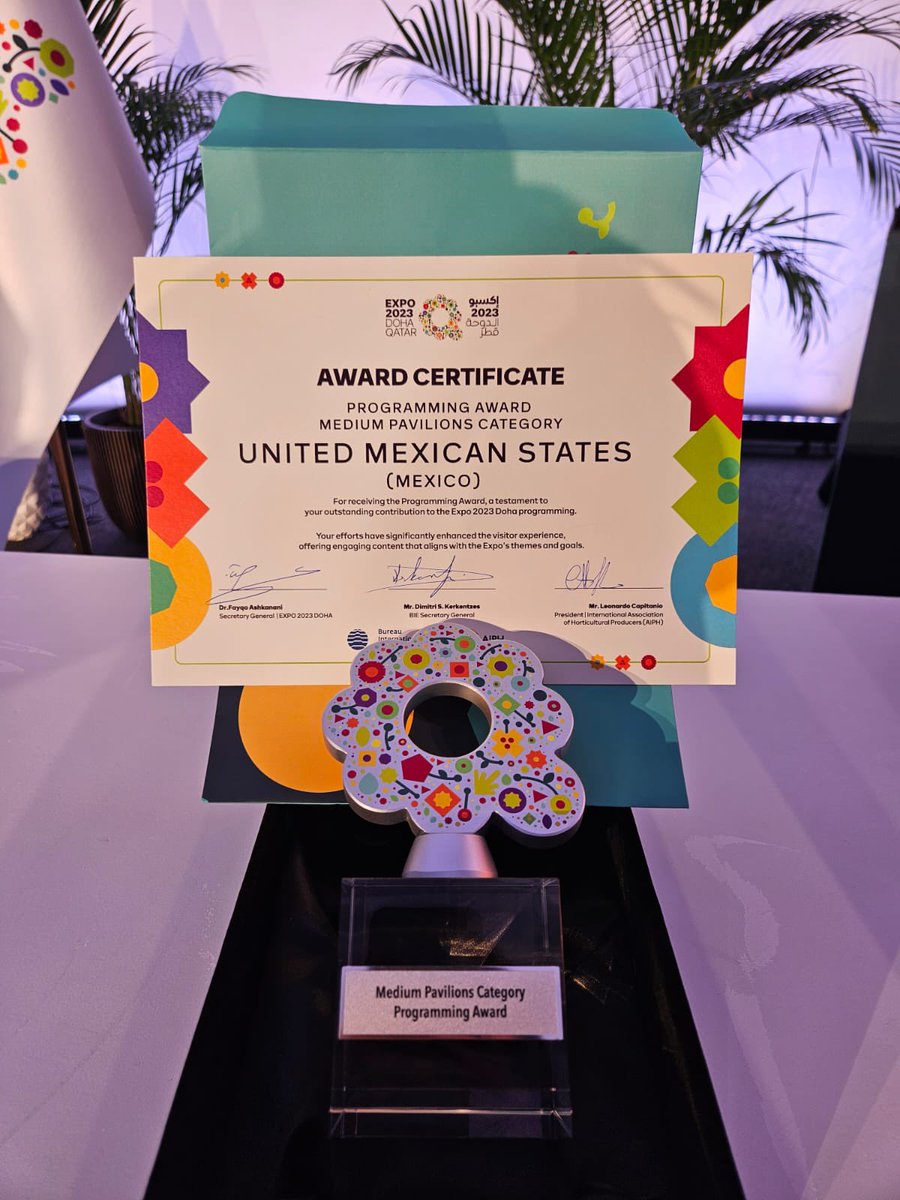 EmbaMexQatar's tweet photo. Con gran gusto compartimos que el Pabellón de México en @Expo2023Doha fue galardonado con el “Programming Award” que reconoce a los contenidos más innovadores y culturalmente enriquecedores, alineados con el tema de la Expo: “Desierto verde, mejor medio ambiente"

¡Enhorabuena!🌵 https://t.co/opwubBCUmU