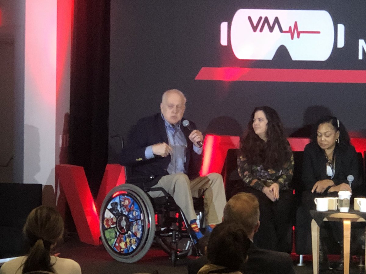 Patient partner Tom Norris discussing how he uses #VR for distraction during painful urological conditions that he needs to regularly endure for his condition. Such an insightful patient panel at #vMed24. I really believe more conferences need to feature patient panels.
