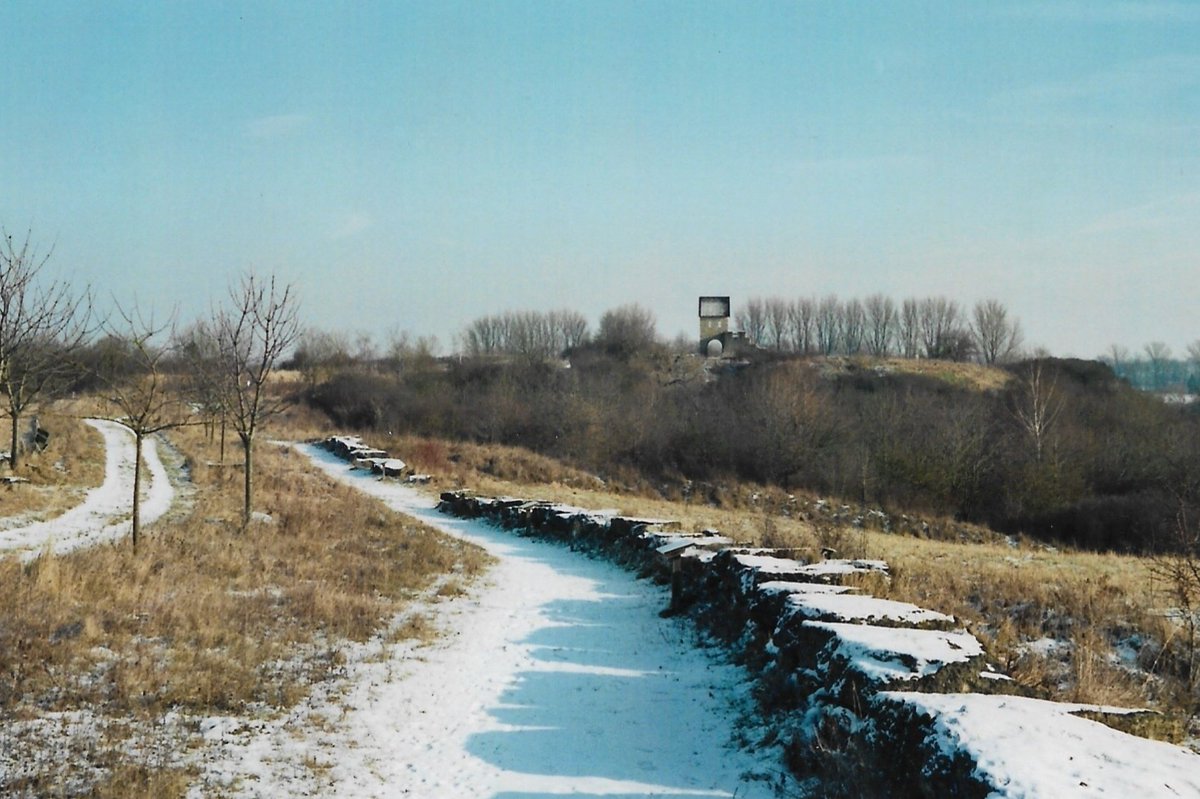 krempelkiste's tweet photo. Winterliches Foto mit meiner Adox Polo 1S 35mm Kleinbildkamera.
#Filmisnotdead #Shootmorefilm #Stayanalogue #Analog #Analogue #Film #35mm #Kleinbild #Landschaftsfotografie #Fotografie #Landscapephotography #Photography #AnalogeFotografie #AnaloguePhotography https://t.co/ppVAGv8r25