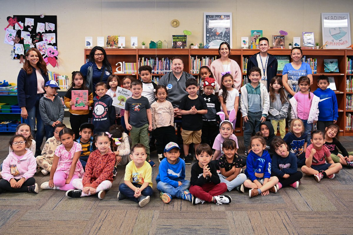 I always have a wonderful time serving as a Mystery Reader and today was no exception. I'm happy that Pacific Avenue Academy of Music's TK-K students also enjoyed the two books I read. 

Let us all continue to read with our young students to cultivate a love for reading in them.