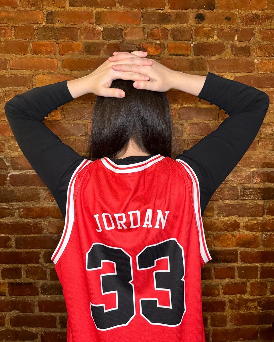 TheRealADri's tweet image. 33… my Jordan year #basketball #michaeljordan #thirtythree #unc #tarheels #sports #theGOAT #birthday