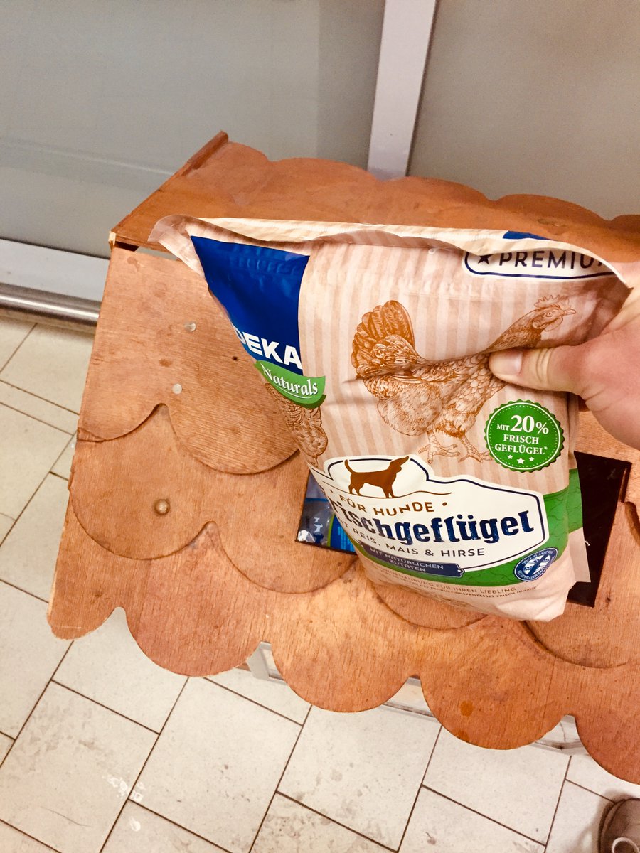 Gestriges Trinkgeld in eine Spende für <a href="/tvbberlin/">Tierschutz Berlin</a> investiert. Die Spendenboxen sind eine super Sache.