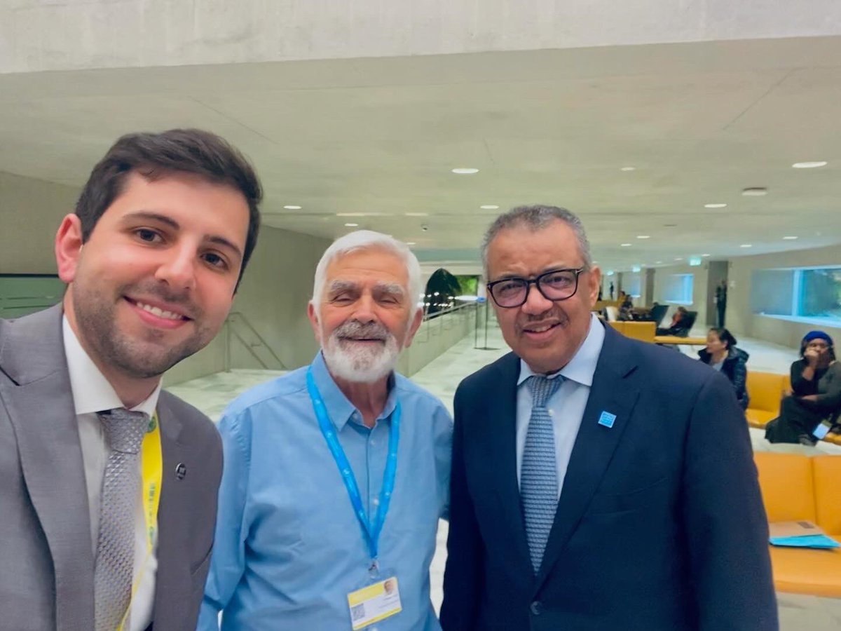 bruno_ane's tweet photo. Ayer, al cerrando la novena sesión de negociaciones del Acuerdo sobre #Pandemias, celebré 2 años en la OMS @WHO. Más que feliz por esta oportunidad, y por aprender y compartir tanto con amigos y colegas. https://t.co/sHBFHrC8gh