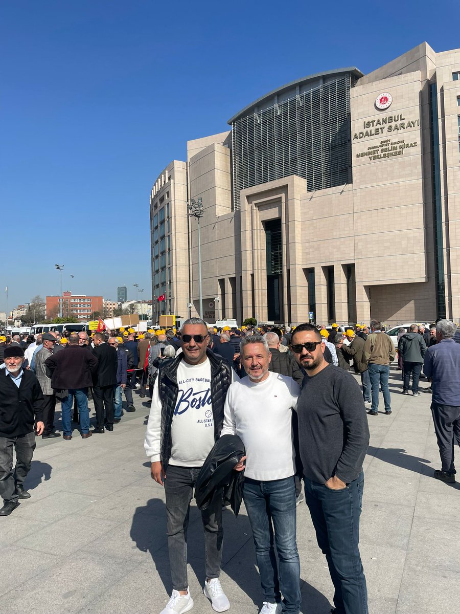 Taksi esnafının ekmeğine göz koyan Emek hırsızı korsana karşı adalet arayışımız devam Taksi esnafı yüce Türk adaletine güveniyor.
<a href="/adalet_bakanlik/">T.C. Adalet Bakanlığı</a> 
<a href="/iteo34/">İTEO - İstanbul Taksiciler Esnaf Odası</a> 
@iteodijital 
<a href="/istanbultsd/">İstanbul Taksi Sahipleri Derneği</a> 
<a href="/TaksiMerkez/">sefaköy merkez taksi.</a> 
<a href="/taksidunyasi/">Taksi Dünyası</a> 
<a href="/BaskanTaksi/">Taksi Camiası</a> 
<a href="/istanbultaksisi/">İstanbul Taksisi</a> 
<a href="/atalartaksi34/">Atalar TAKSİ</a>