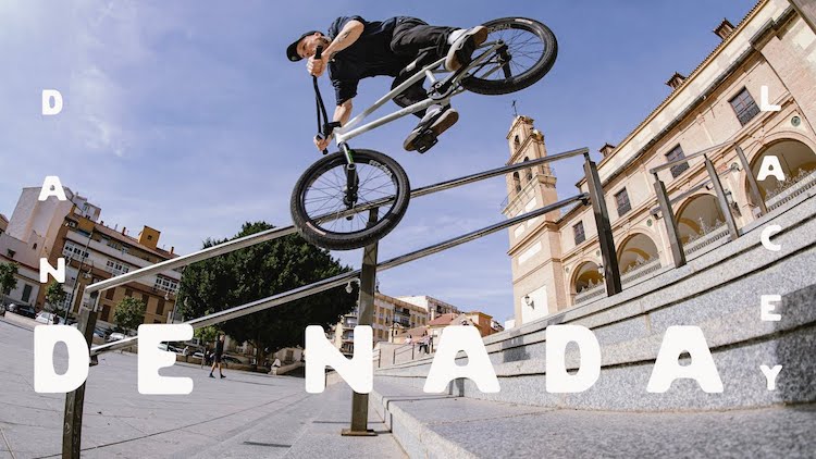 MUST SEE. Watch here: bmxunion.com/monster-energy…

<a href="/MonsterEnergy/">Monster Energy</a> - Dan Laey "De Nada"

#BMX