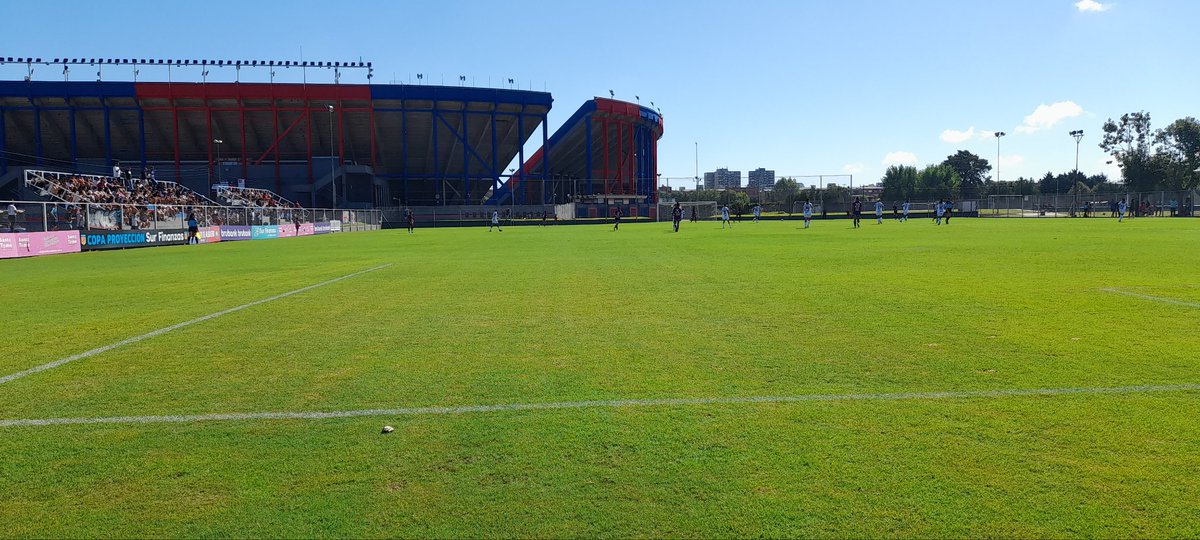 #FutbolSL ⚽️🔵🔴
Comenzó el encuentro #SanLorenzo #Independiente
#VamosCiclon
#VamosLasSantitas