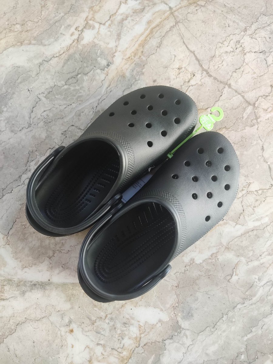 Xizurin's tweet photo. Clogs #Crocs #crocsph https://t.co/0F1bkbWnL6